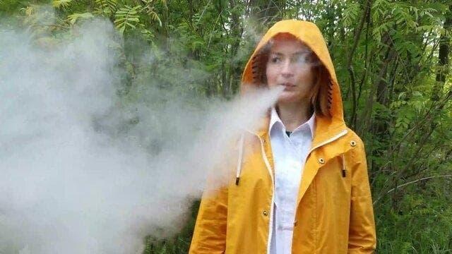 Why Disposable Vapes Are Dominating the Market and How to Choose the Best E Cigarette Battery UK for Long-Lasting Use